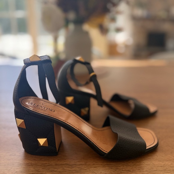 Valentino Garavani Black Sandals with Gold Studs - Picture 2 of 7